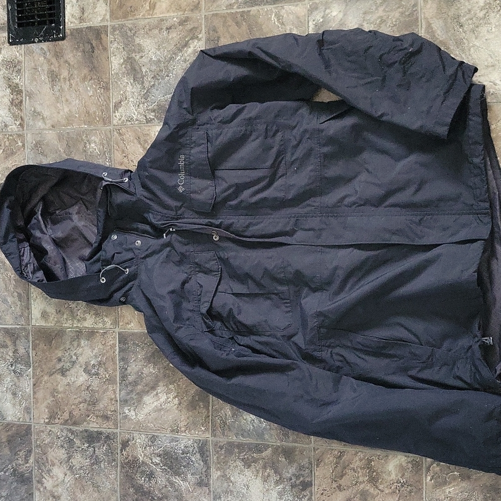 Columbia size medium raincoat